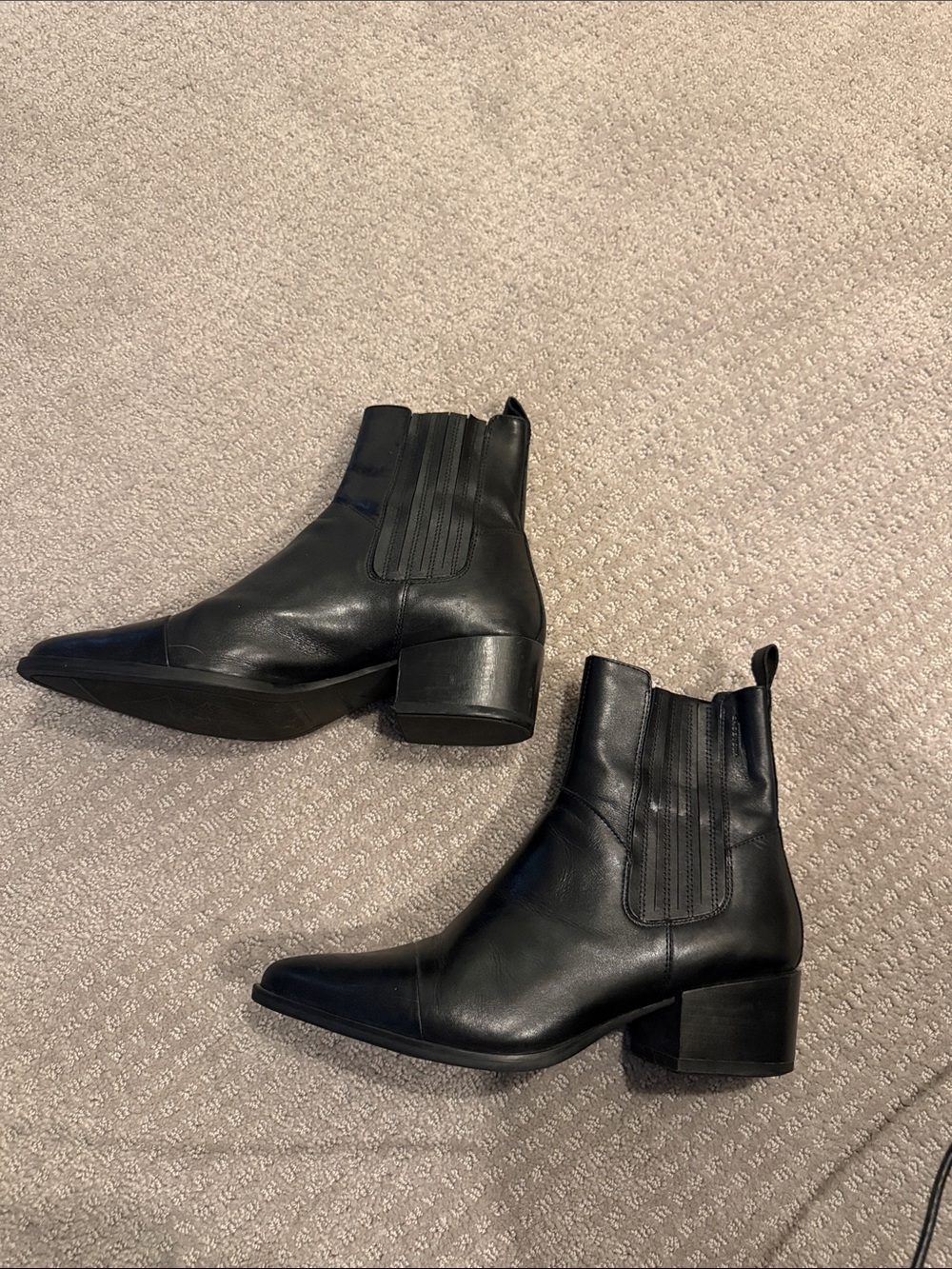 vagabond Black Leather Chelsea Ankle Boots